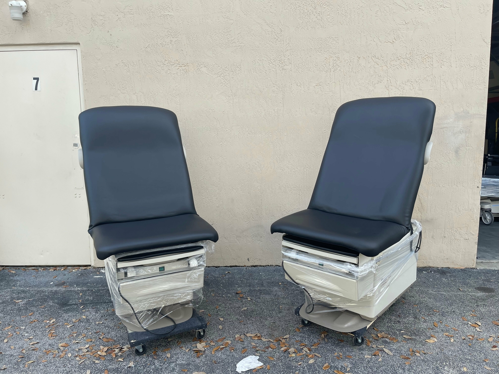 Midmark Ritter 222 Barrier-Free Power Examination Table - Refurbished