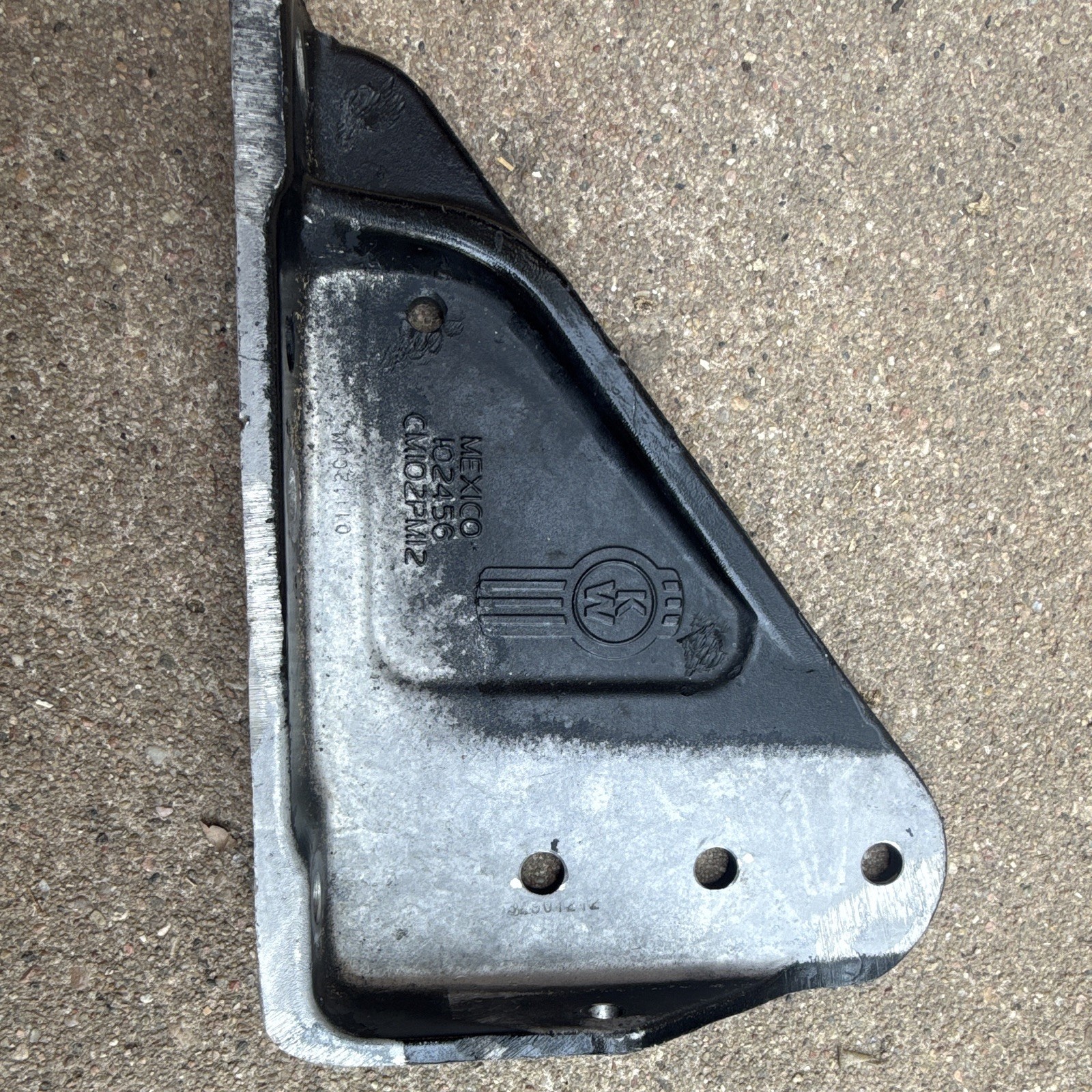 Kenworth Crossmember Gusset, 3-Hole, Aluminum, LH K140-2437-1