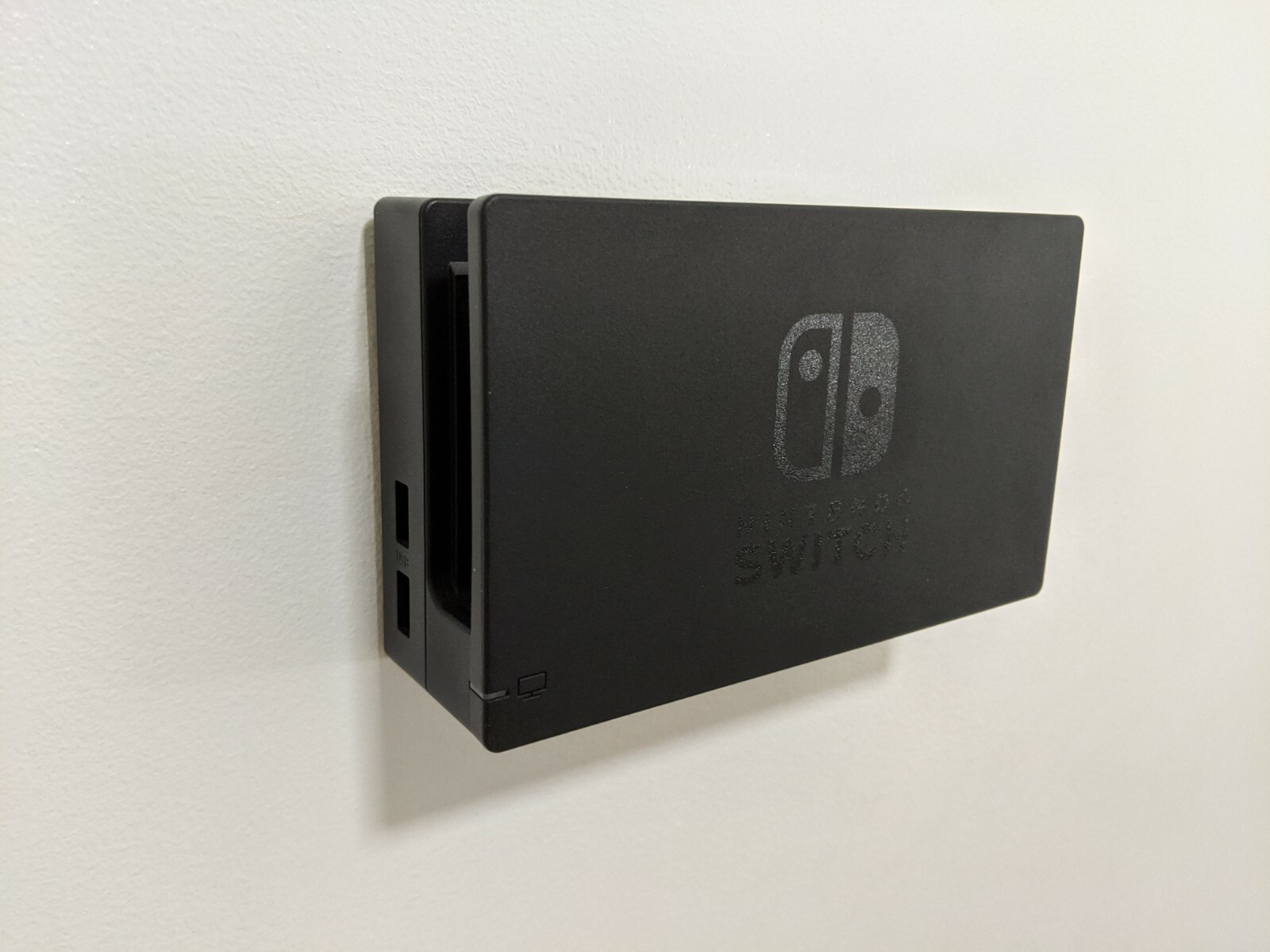 Floating Nintendo Switch Dock Wall Mount