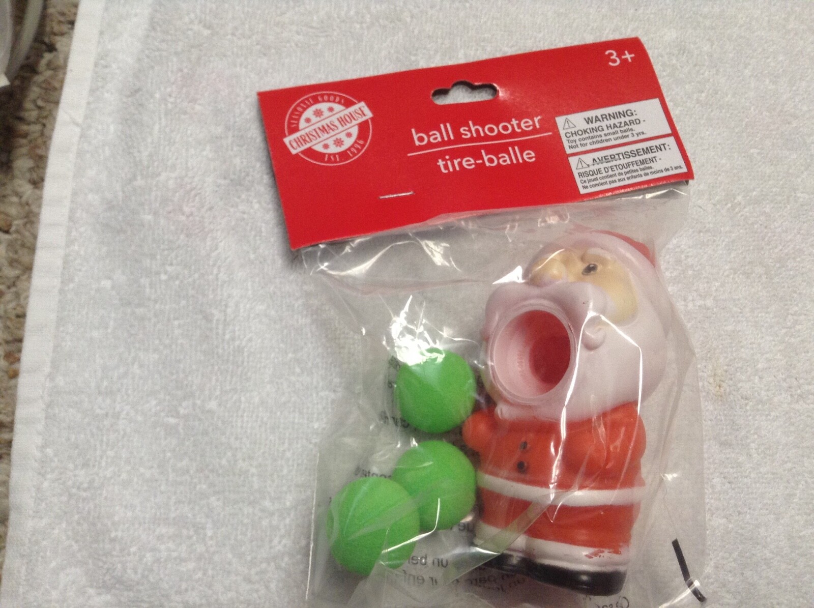 NEW Christmas House Santa Ball Shooter   FREE SHIPPING