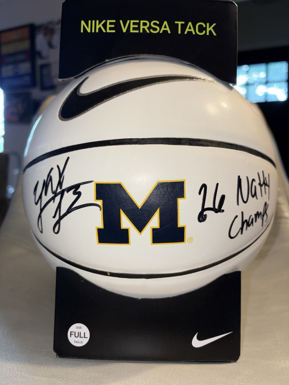 Yaxel Lendeborg Signed Nike Michigan Wolverines Basketball W/ Champs Insc JSA