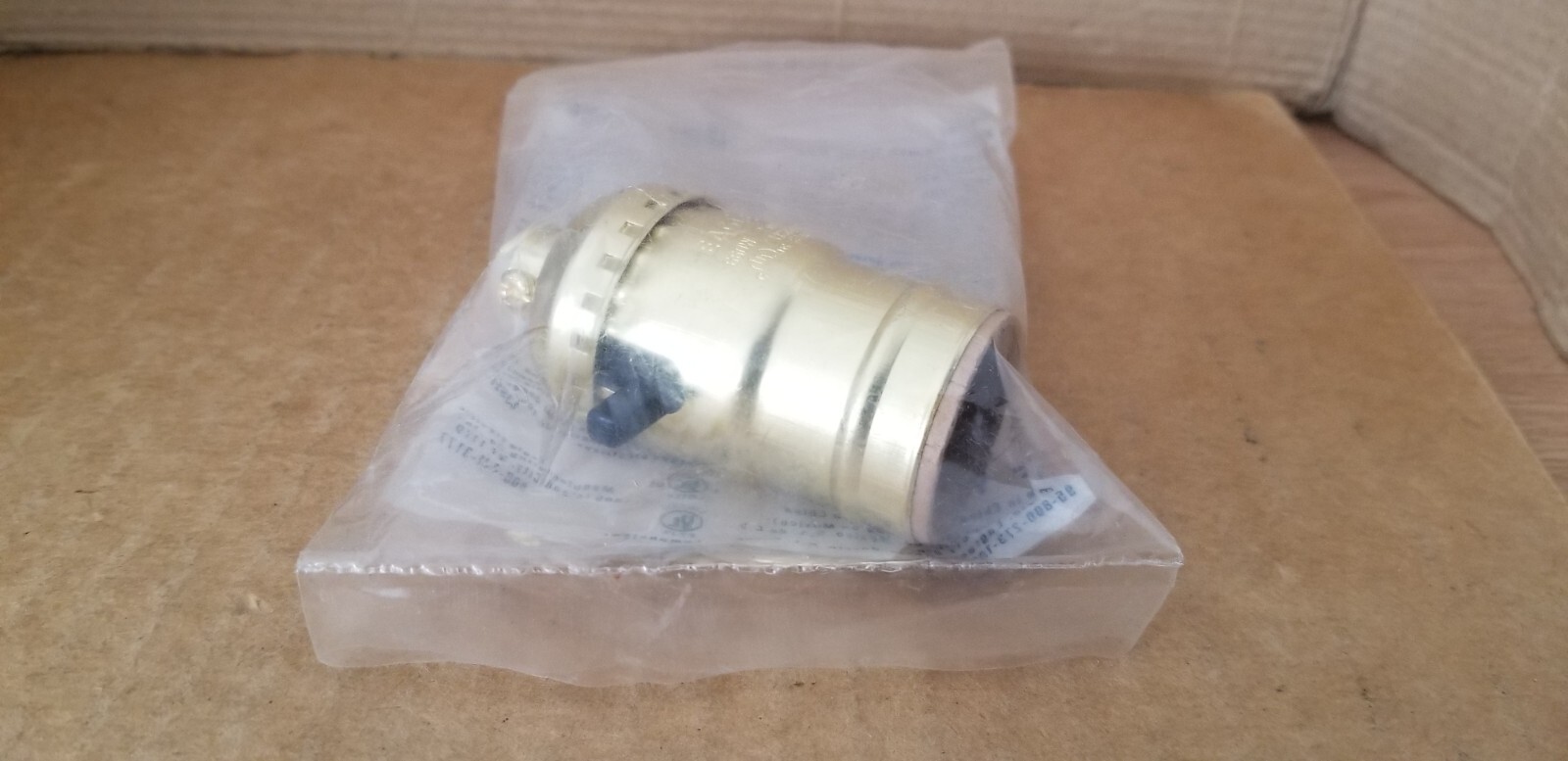 Eagle 940ABD Brass Push Switch Lamp Socket, NOS