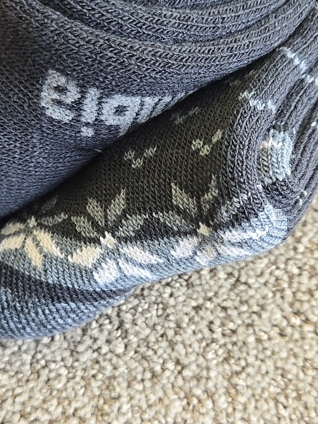 Columbia 2 Pk Navy Blue Fair Isle Fleece Comfort Crew Socks Men's Sz 6-12 NWT