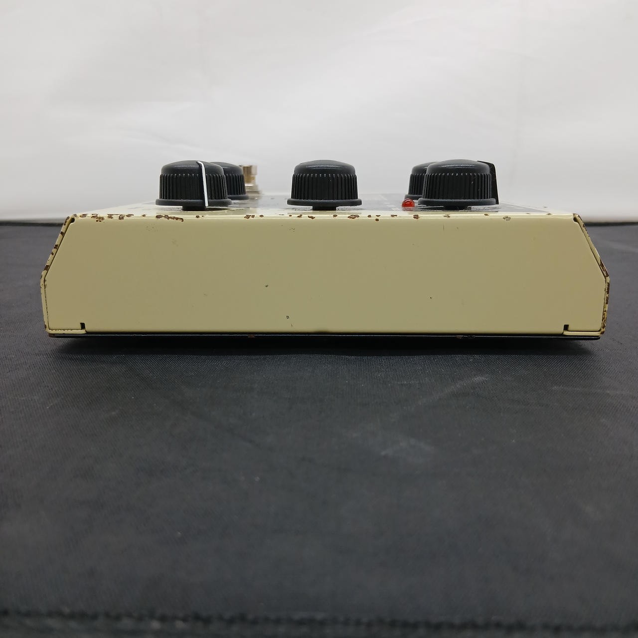 BEHRINGER Effect Pedal VT999