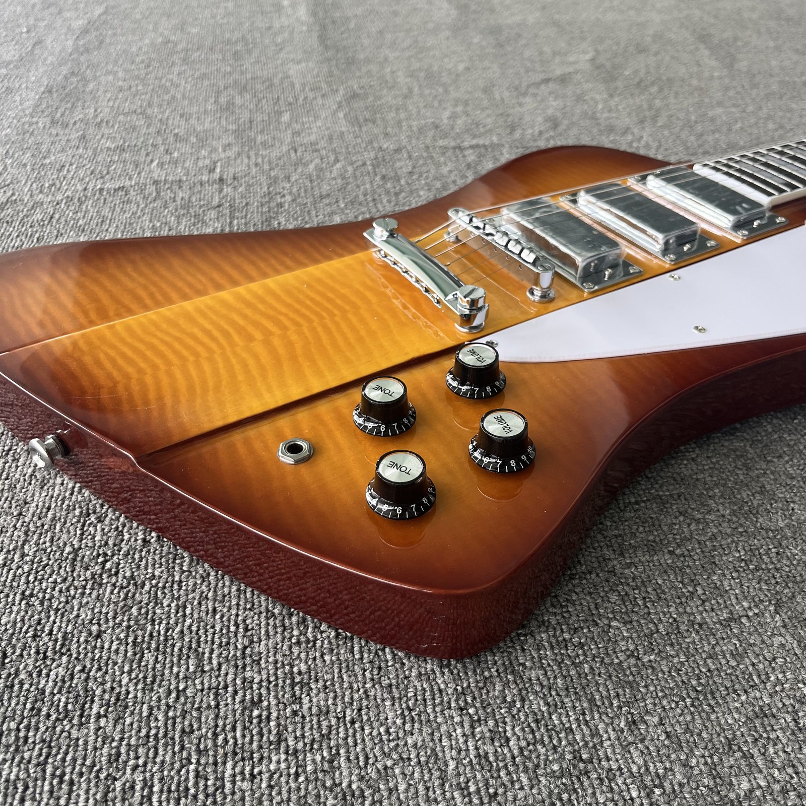 Vintage Sunburst Electric Guitar Flamed Maple Top 3H Pickups Rosewood Fretboard