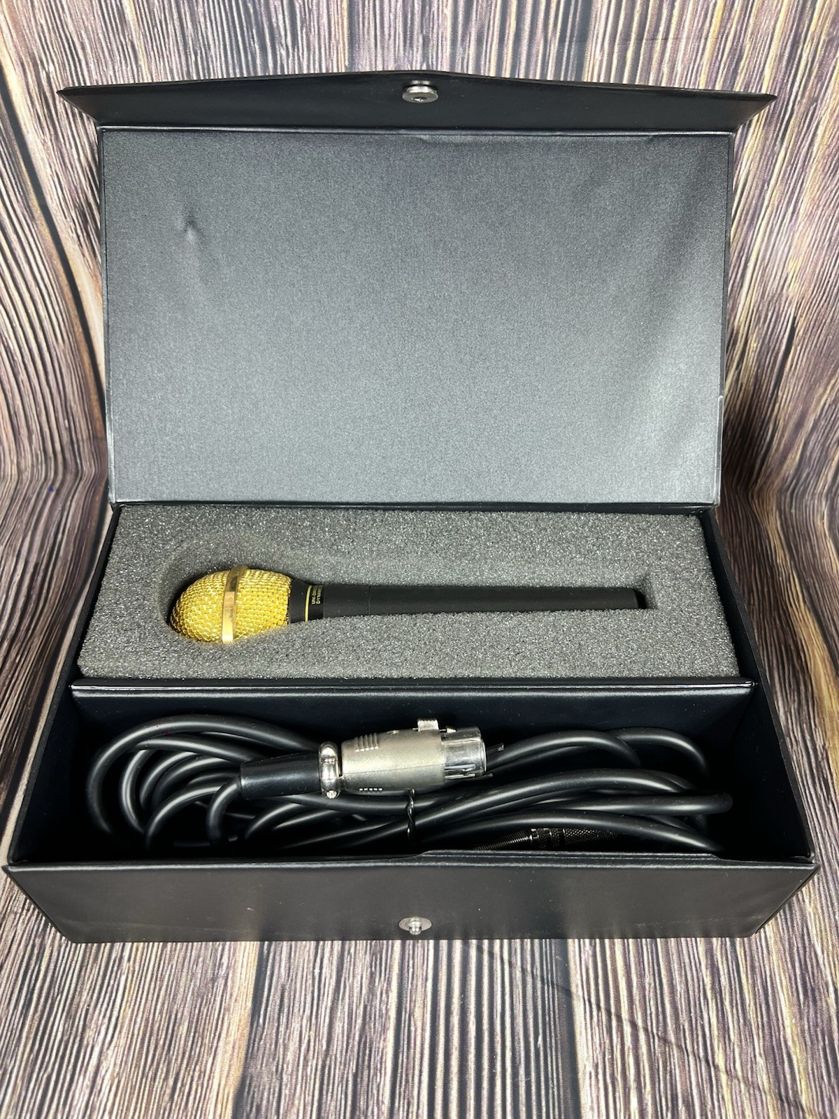 ULTRA RARE VINTAGE Elega DM-1088 Japanese Uni-Directional Karaoke Microphone