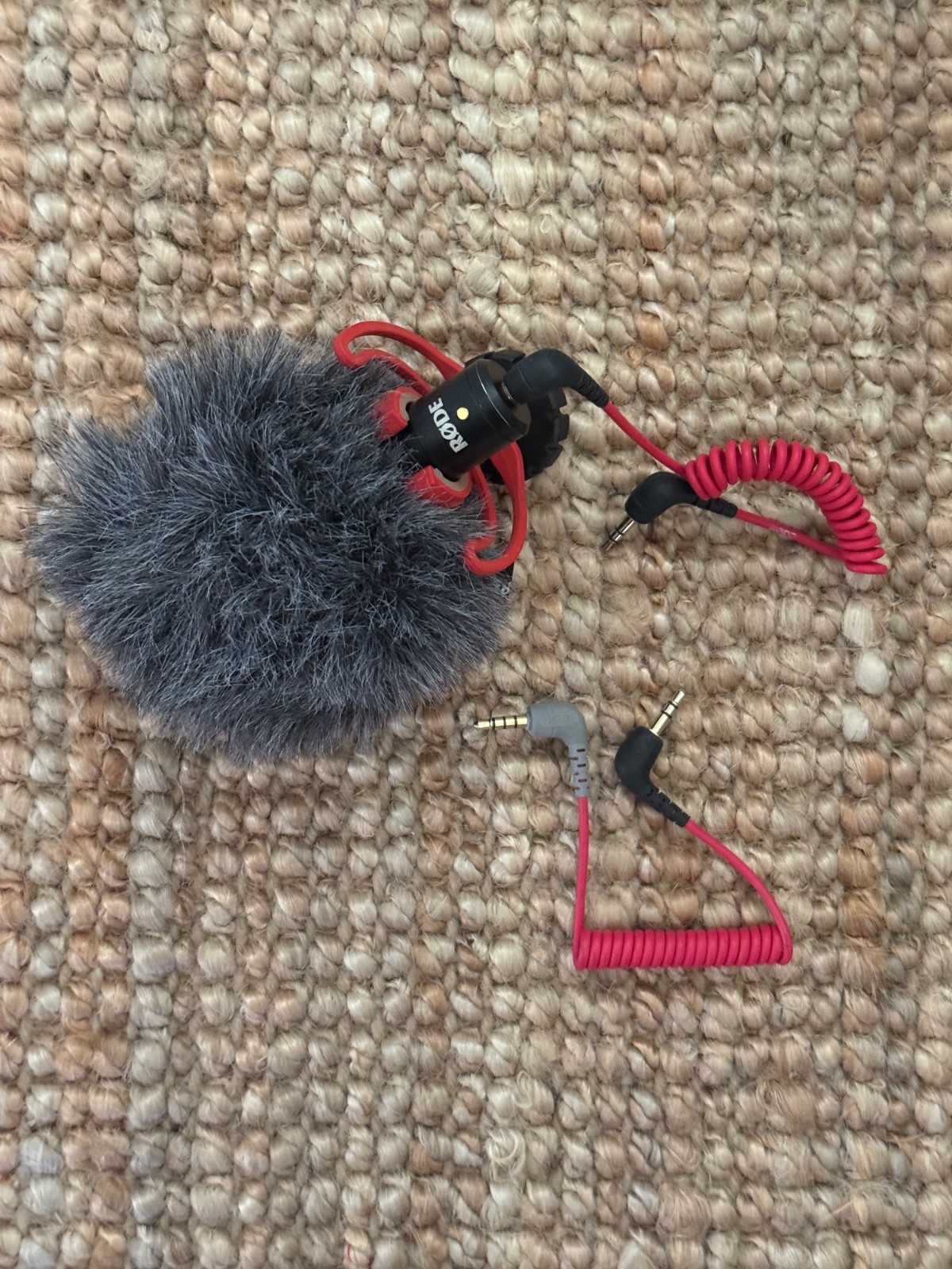Rode VideoMicro Ultracompact Shotgun Microphone Kit for Camera or Smartphone