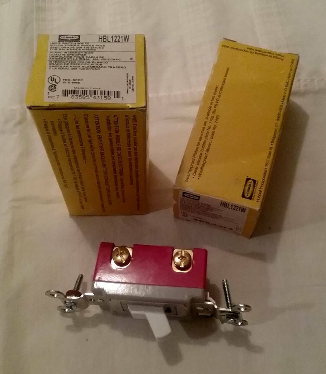 Hubbell HBL1221W 20A Switch 120/277V White (2 pcs) NIB. Free Shipping
