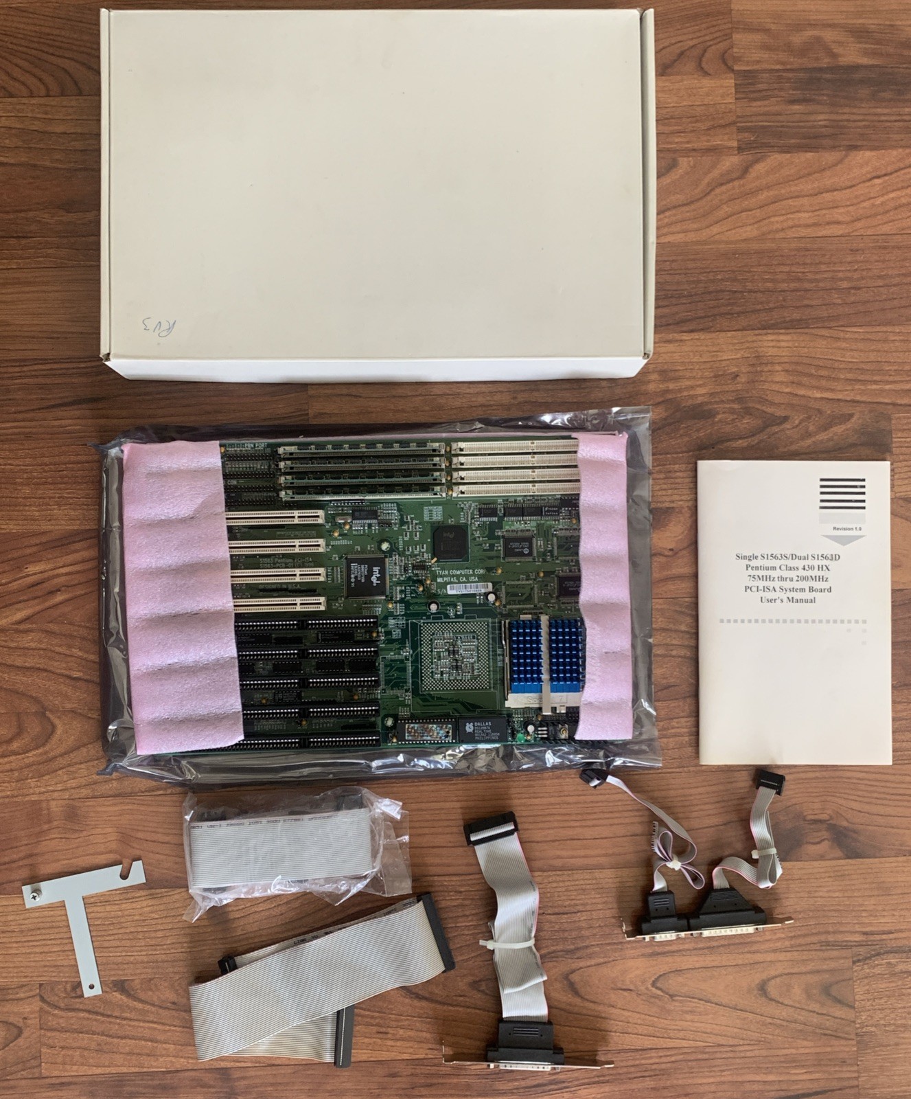 S1563S/Dual S1563D Pentium 430 HX PCI-ISA System Motherboard + Manual UNTESTED