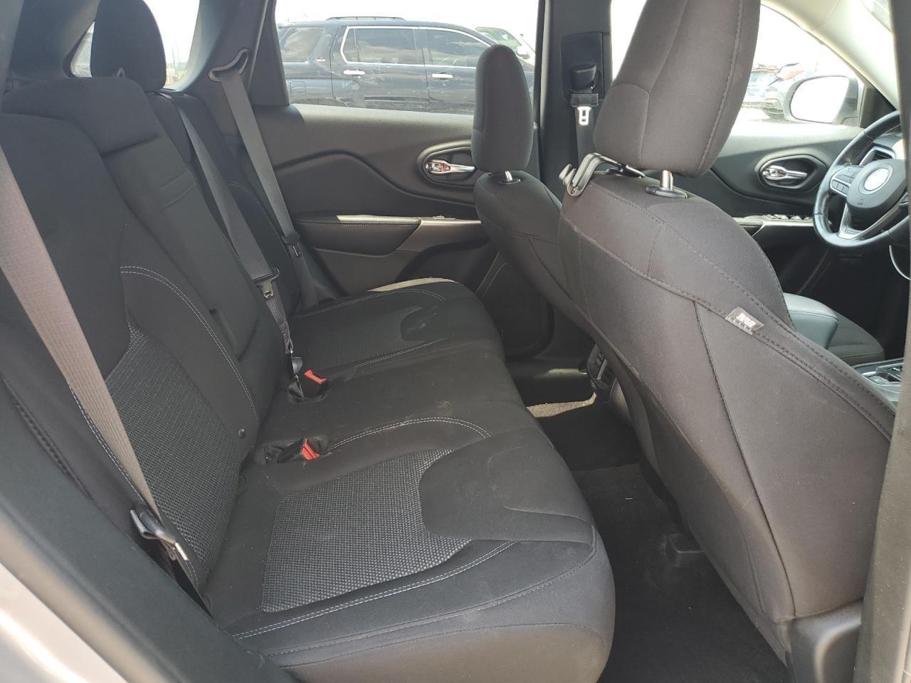 Used Automatic Transmission Shift Lever Assembly fits: 2019 Jeep Cherokee Grade