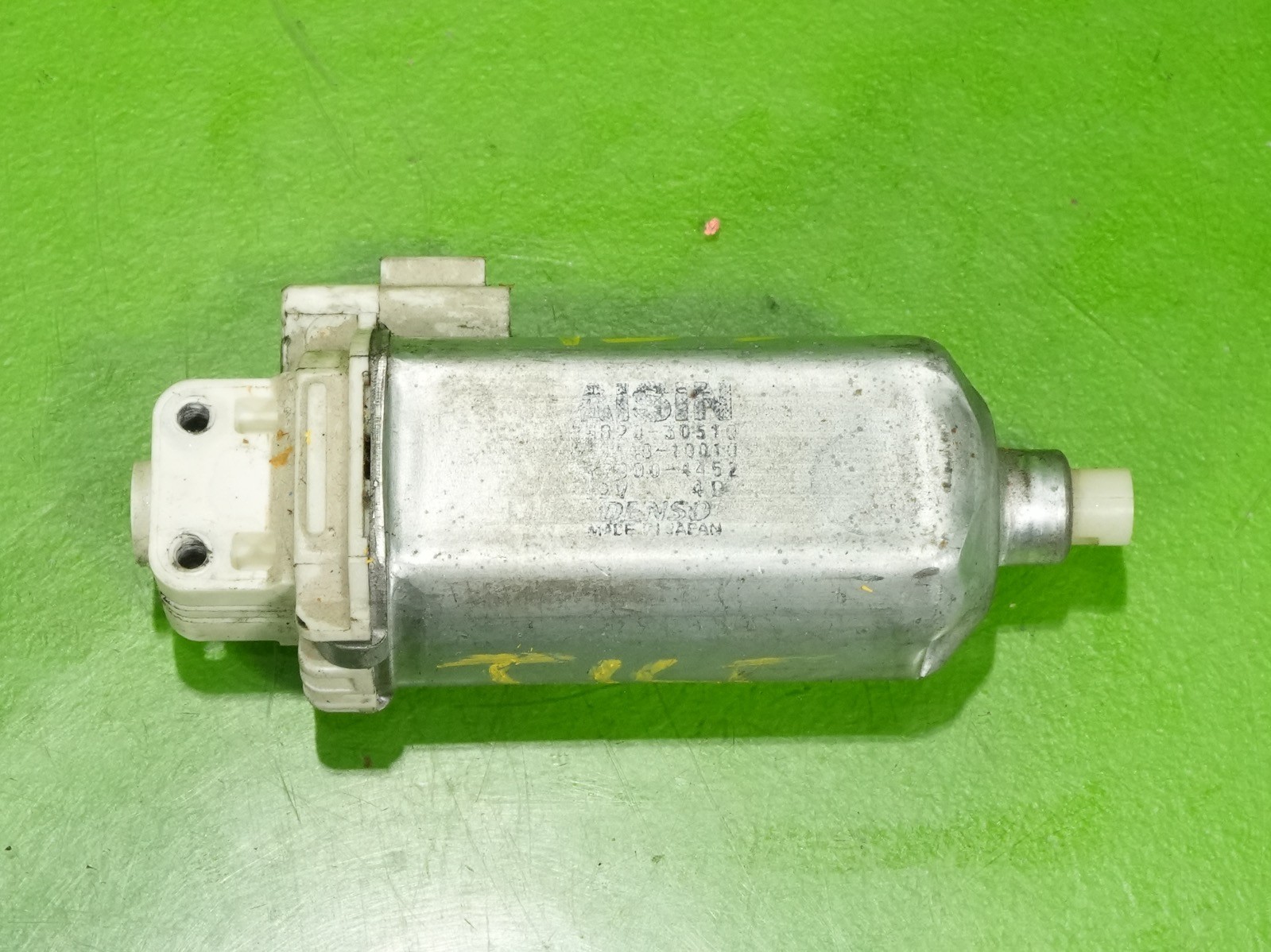 01-05 IS300 OEM 85820-30510 front seat tilt height adjust motor Lexus Toyota