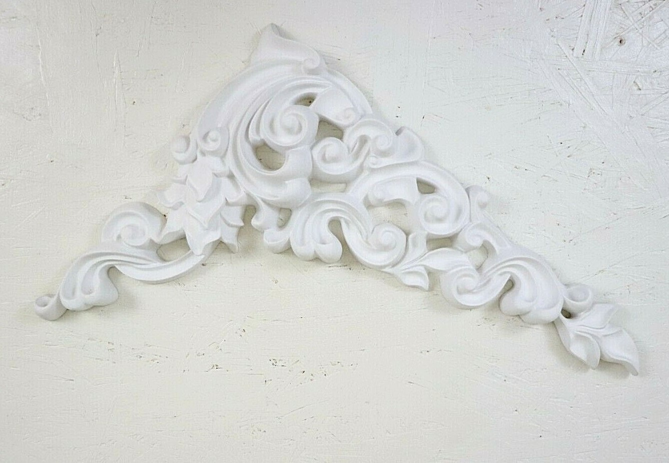 Kinsley Onlay, Right Ekena Millwork 11 3/4"W x 15 3/4"H x 1 3/8"P Furniture Deco