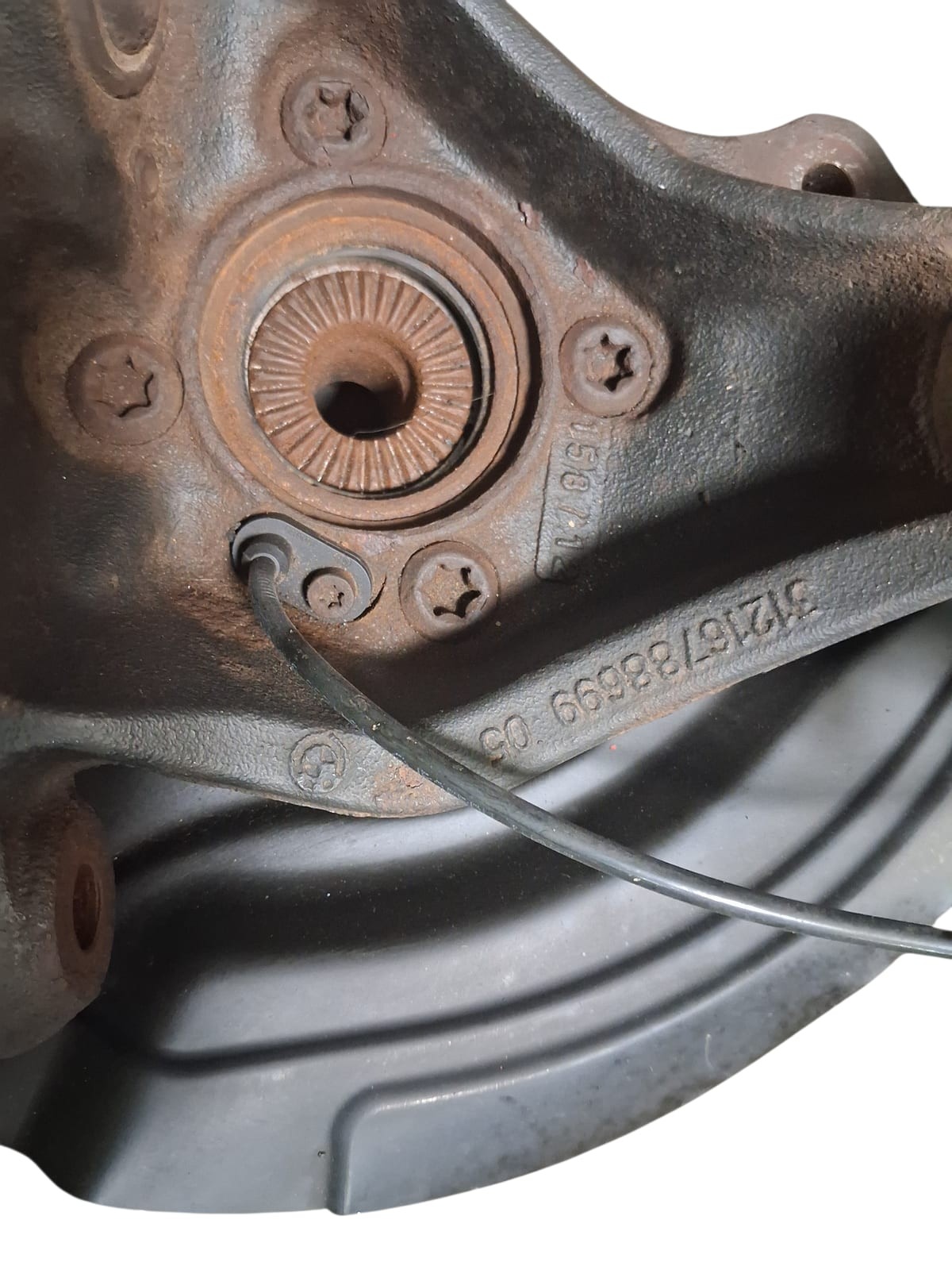 Mercedes Front Wheel Hub Spindle Knuckle 2221901