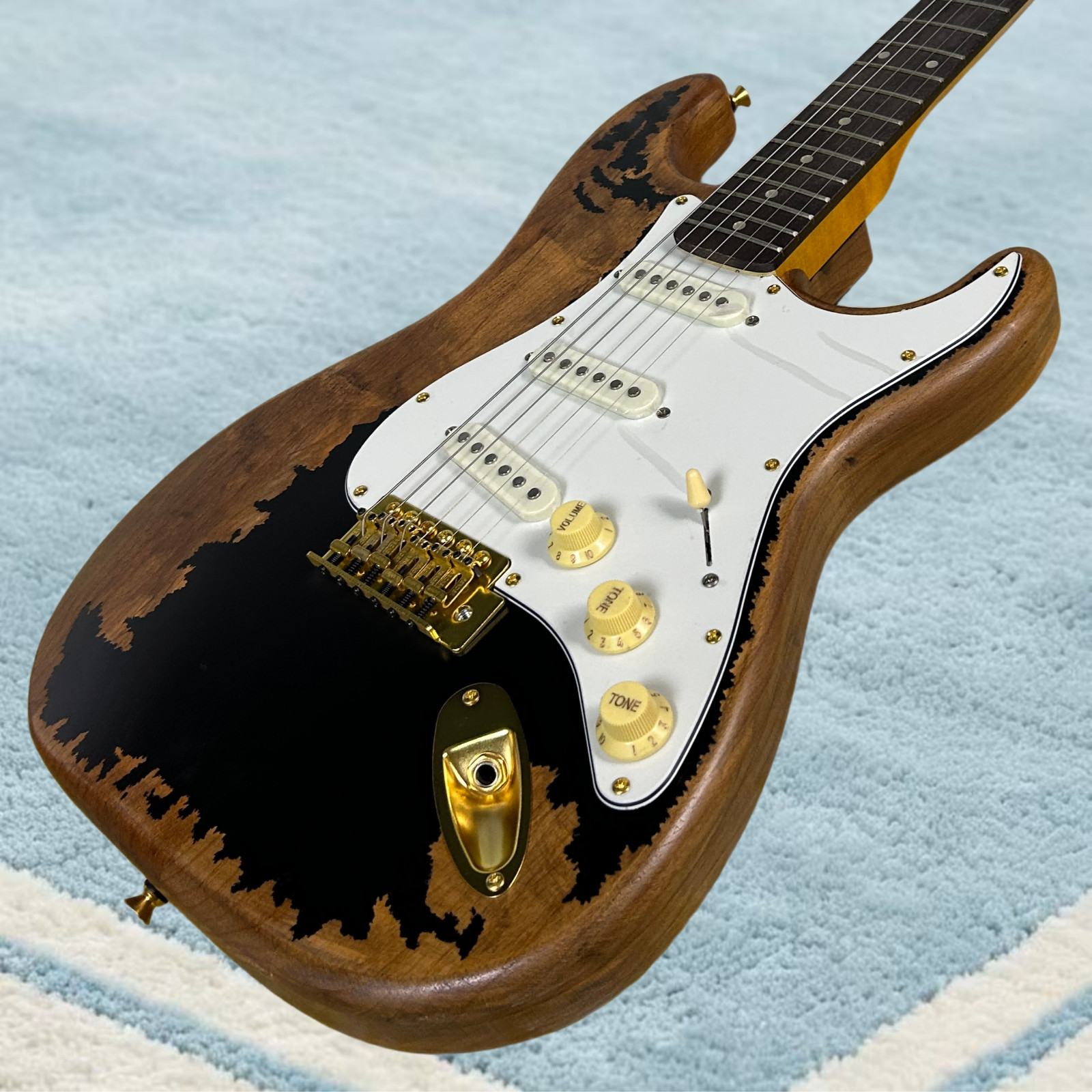Aged ST Electric Guitar Golden Hardware Alder Body Rosewood Fretboard 21 Frets