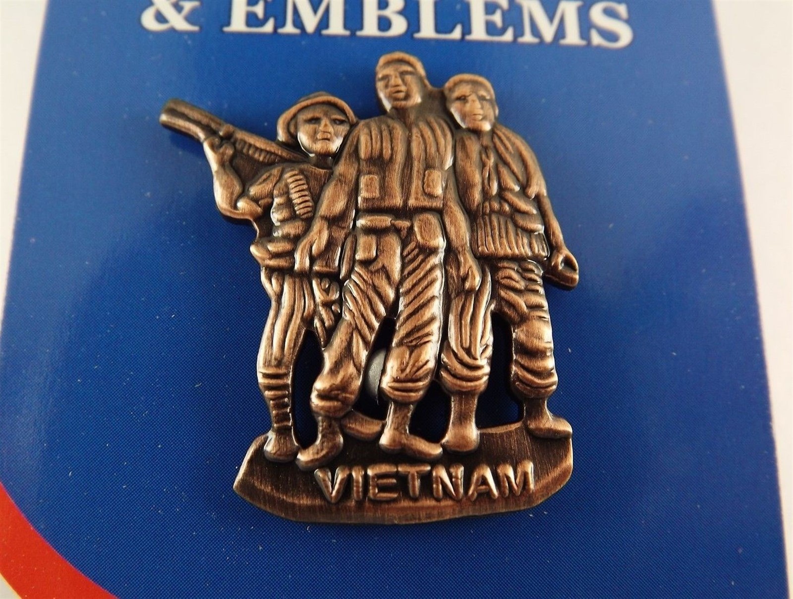 FREE SHIP Lapel Pin Vietnam Memorial Soldiers 1"