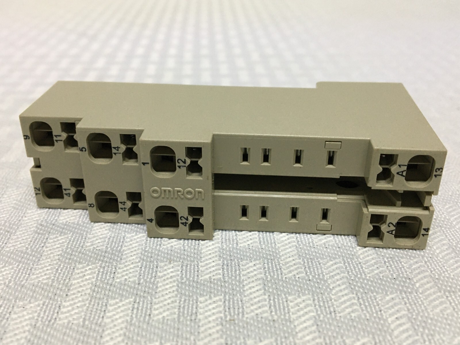 New! (Lot of 10) Omron PYF08S Relay Socket (#50015)