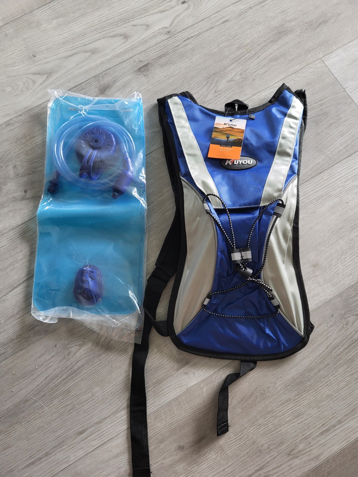 KUYOU Hydration Pack,Hydration Backpack with 2L Hydration Bladder for Running