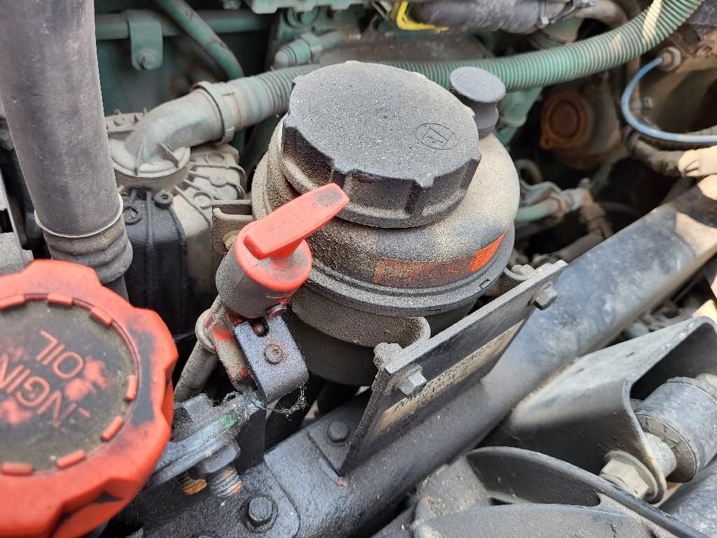 Replaces NA 2015 VOLVO VNL POWER STEERING RESERVOIR ,  MN