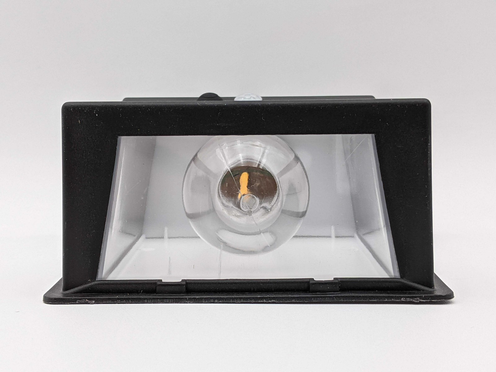 Solar Interaction Wall Lamp