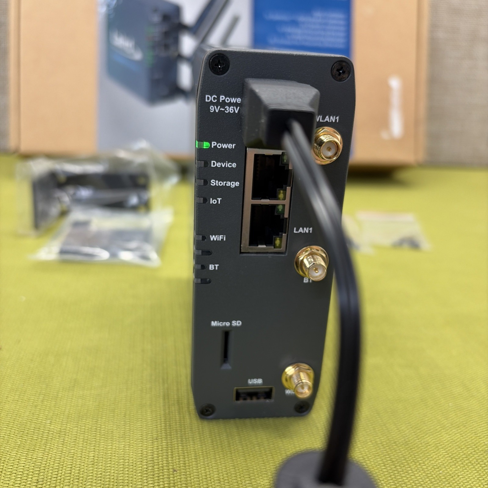 Ezurio Sentrius™ IG60-BL654 Wireless IoT Gateway