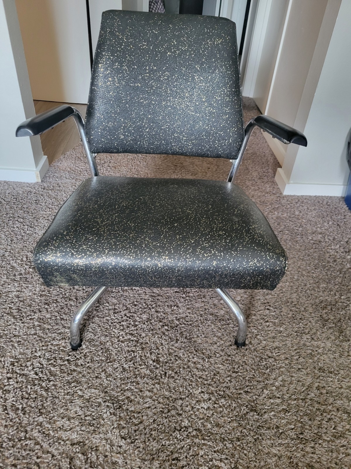MCM INDUSTRIAL '59,PAIDAR N.Y.USA, DESK CHAIR W/BAKELITE ARMS, SWIVELS, SEE PICS