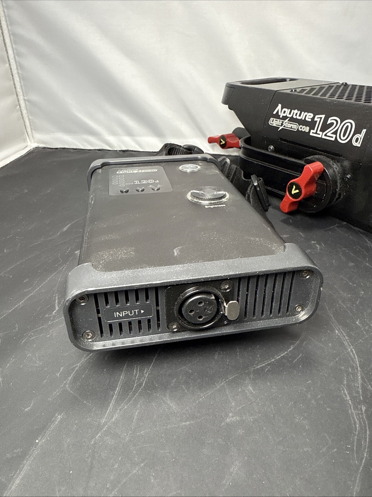 Aputure LS C120d II Light Storm COB 2.4Ghz Daylight Kit