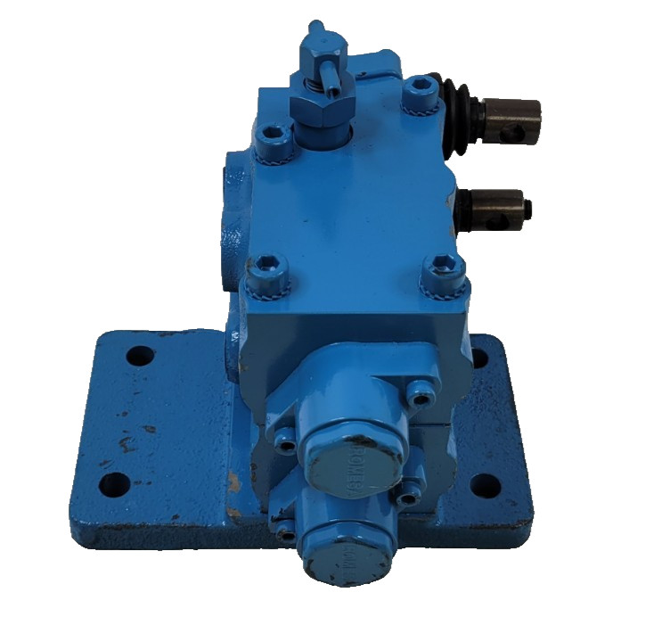 Romesa Double Hydraulic Spool Control Valve 23G24