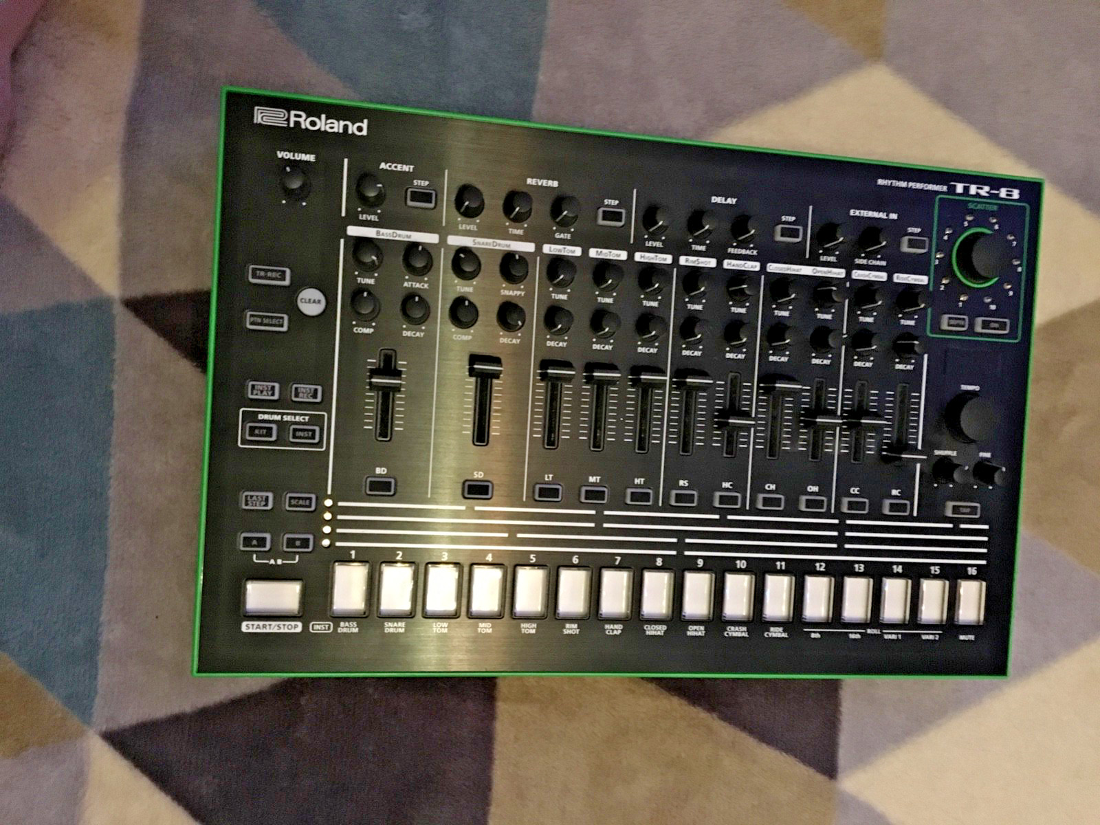 Roland TR-8 TR8 TR 8 Drum Machine Aira