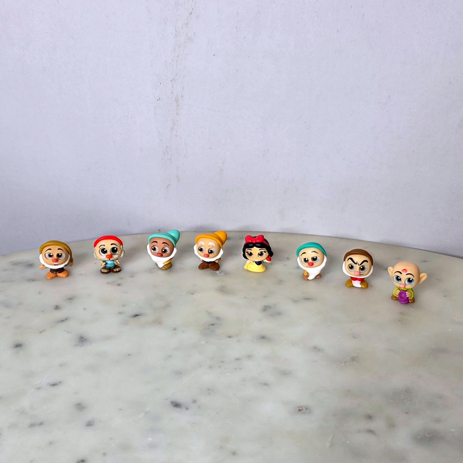 Disney Doorables Snow White Seven Dwarfs Figure Lot Mini Collectibles Complete