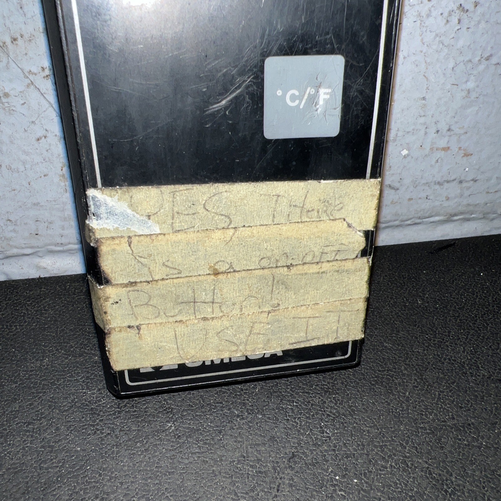 Omega Model HH-71 TH J Microcomputer Thermometer (No thermistor)