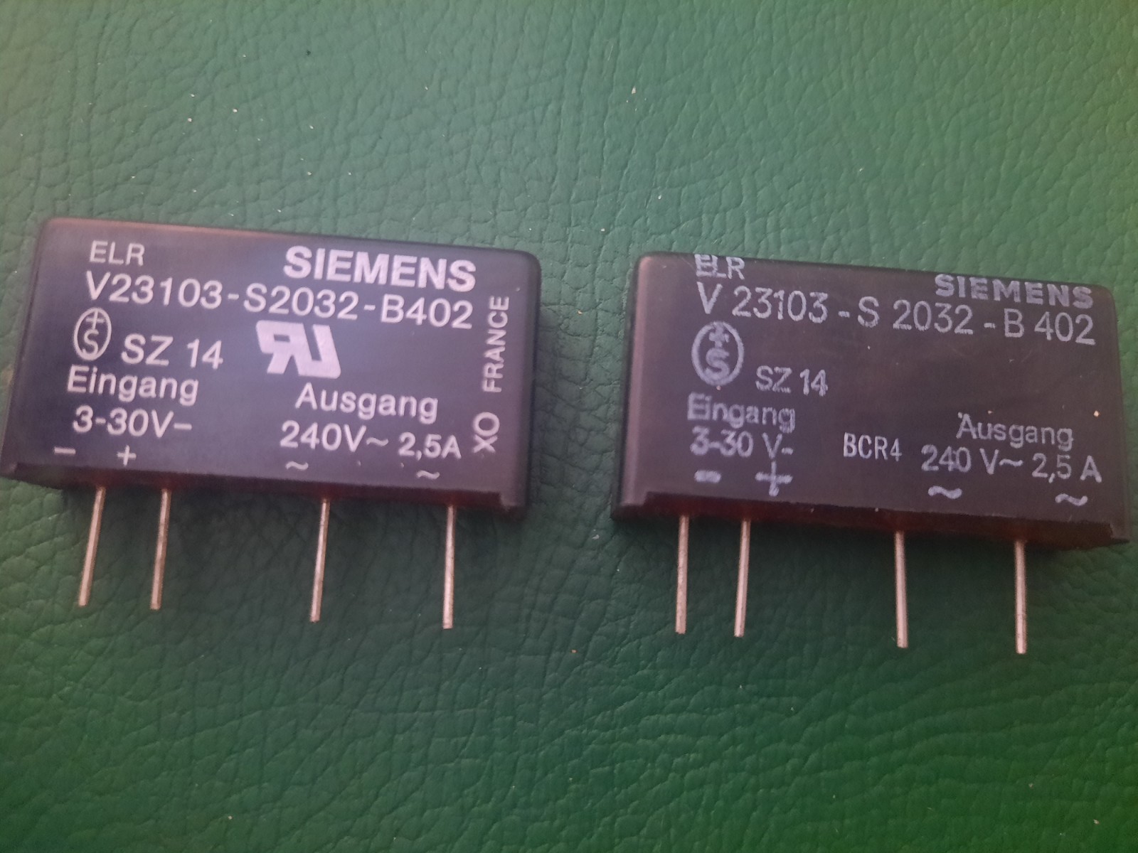 2X V23103-S2032-B402 Siemens Solid State Relay 3-30V DC Input, 240V 2.5A Output
