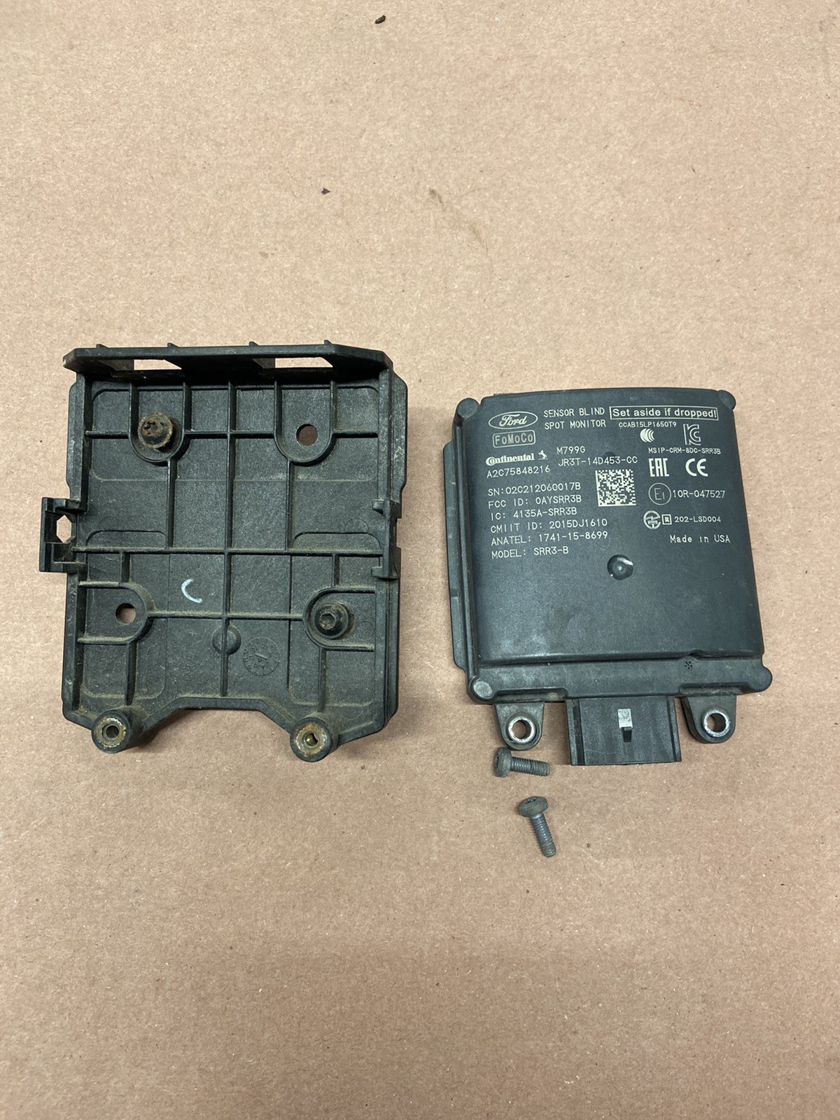 15-23 Mustang GT 5.0 Rear Blind Spot Radar Detection Sensor  E9 029