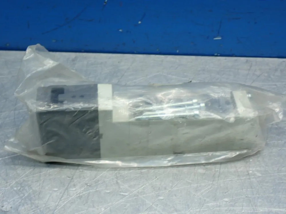 SMC PNEUMATIC SOLENOID VALVE VQC4101-51