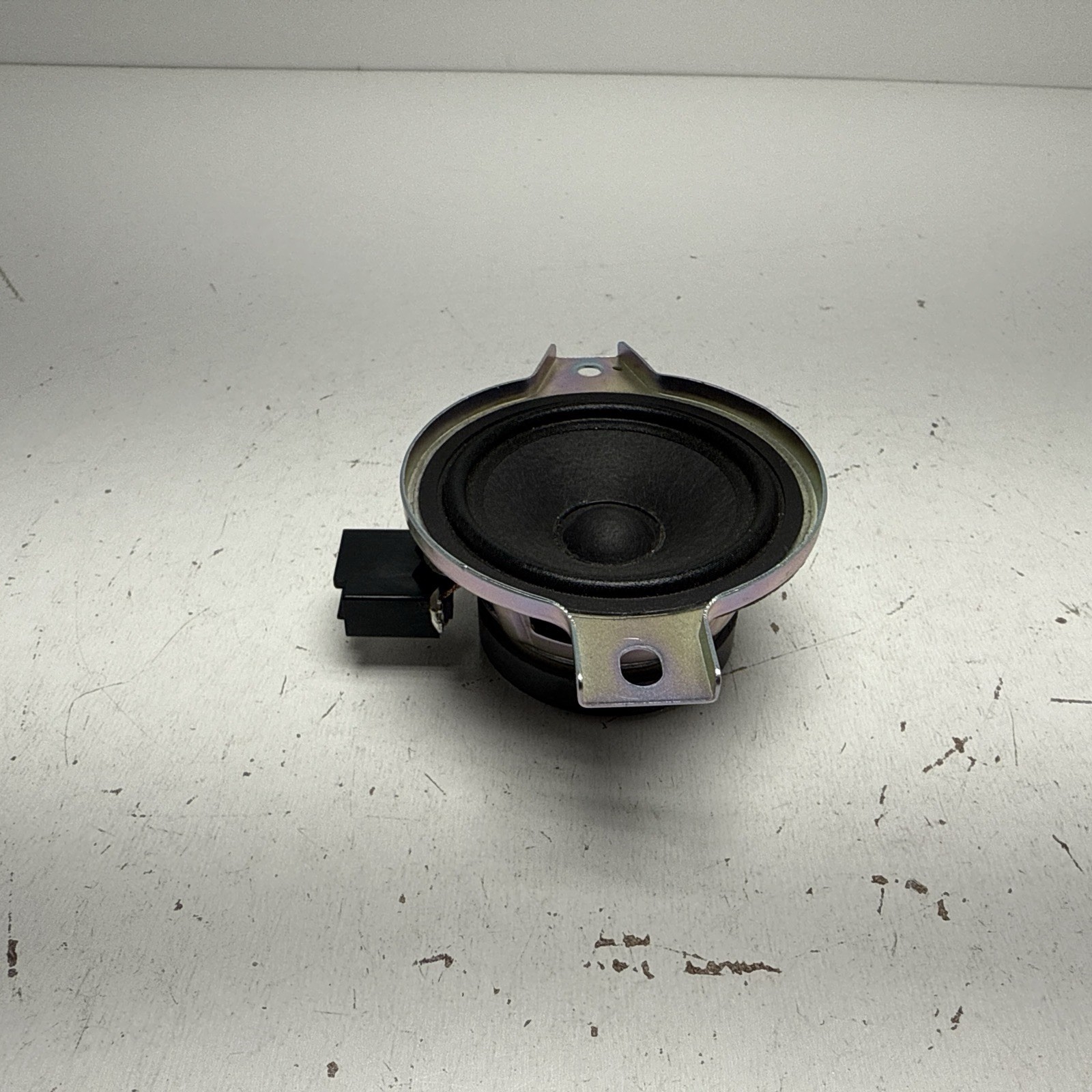 Chevrolet GMC Cadillac OEM Rear Speaker 85135985