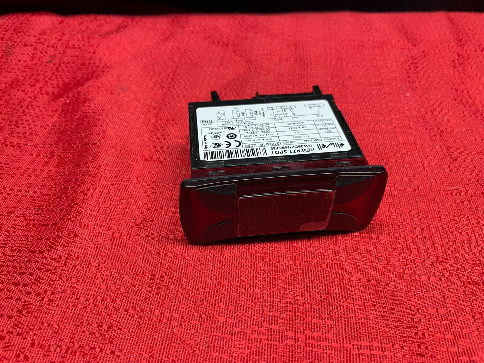 Eliwell nEW971 SPDT Temperature Controller NW29DIHMBGF80