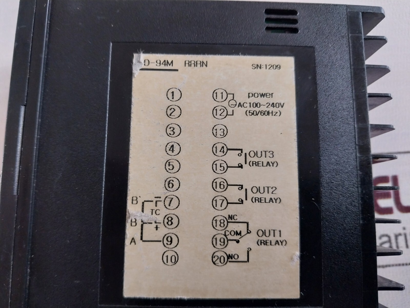SAMWON ENG SD-94M RRRN Digital Temperature & Humidity Controller 100-240V AC