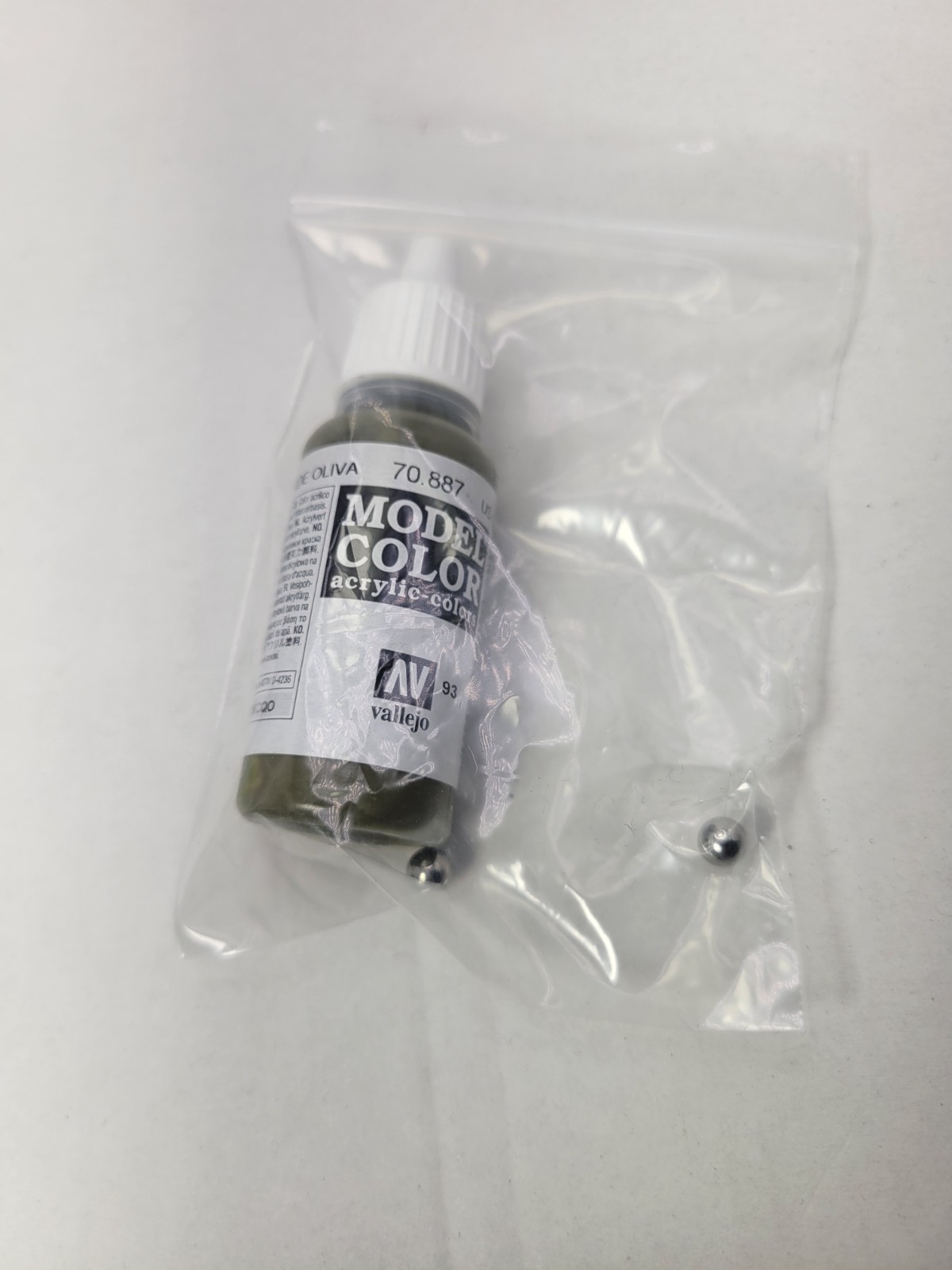 Vallejo Model Color Acrylic Paint Series 17ml + Two Steel Mixing Balls
