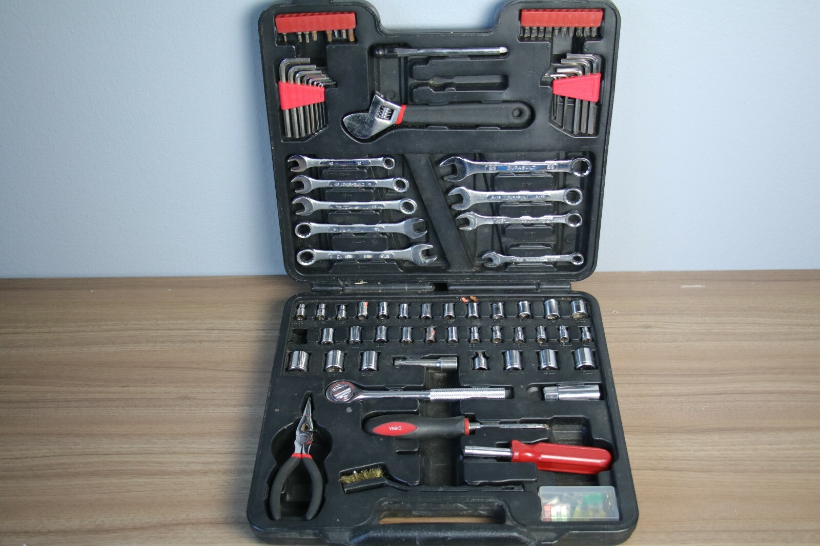 Durabuilt 88pc Mechanics All in one Tool Kit Sockets 3/8" ratchet plyers drivers