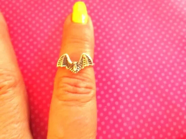 Silver bat toe ring