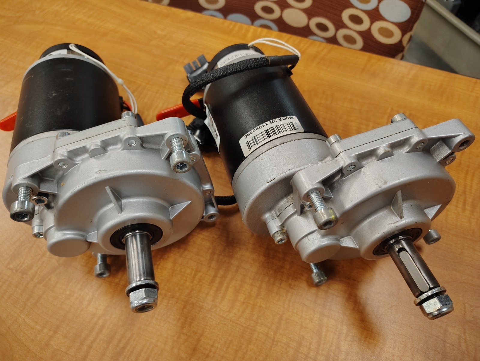 Merits Vision Sport Power Wheelchair Left & Right Motor Gearboxes Pair +Hardware