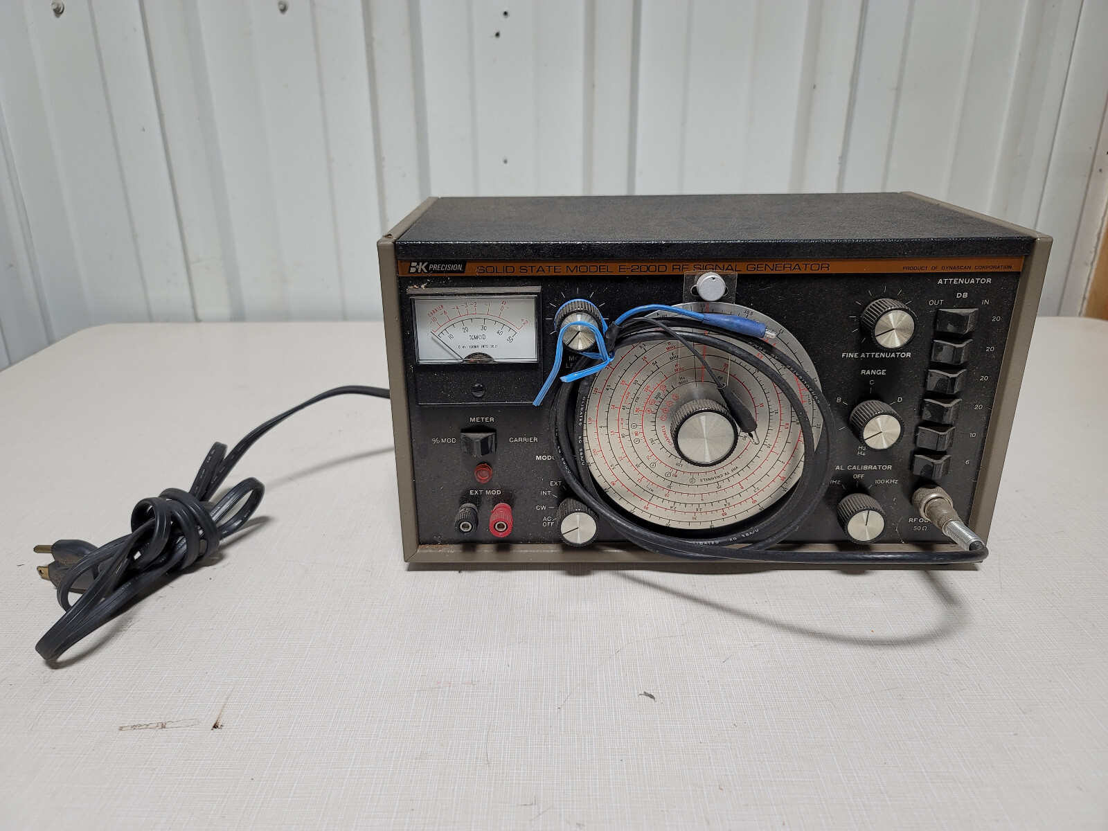 B&K Precision Solid State Model E-200D RF Signal Generator