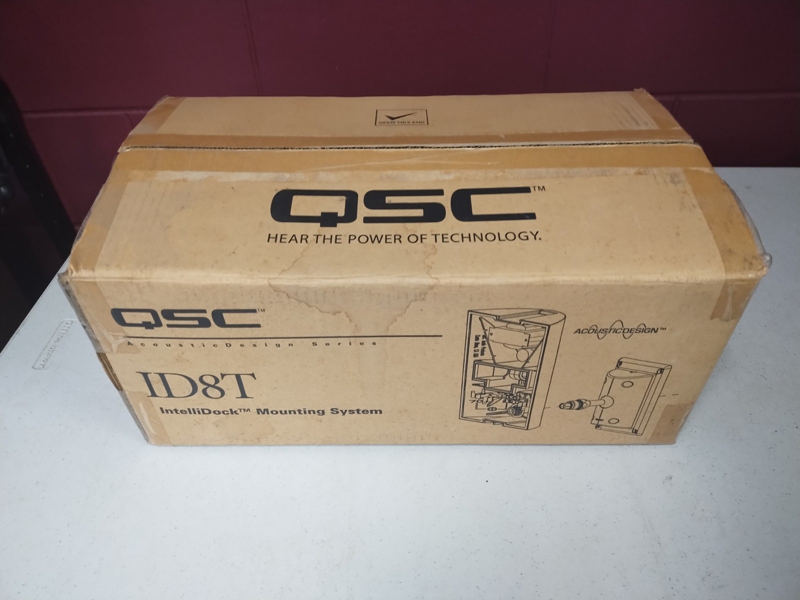 QSC AD ID8T Intellidock Mounting System White