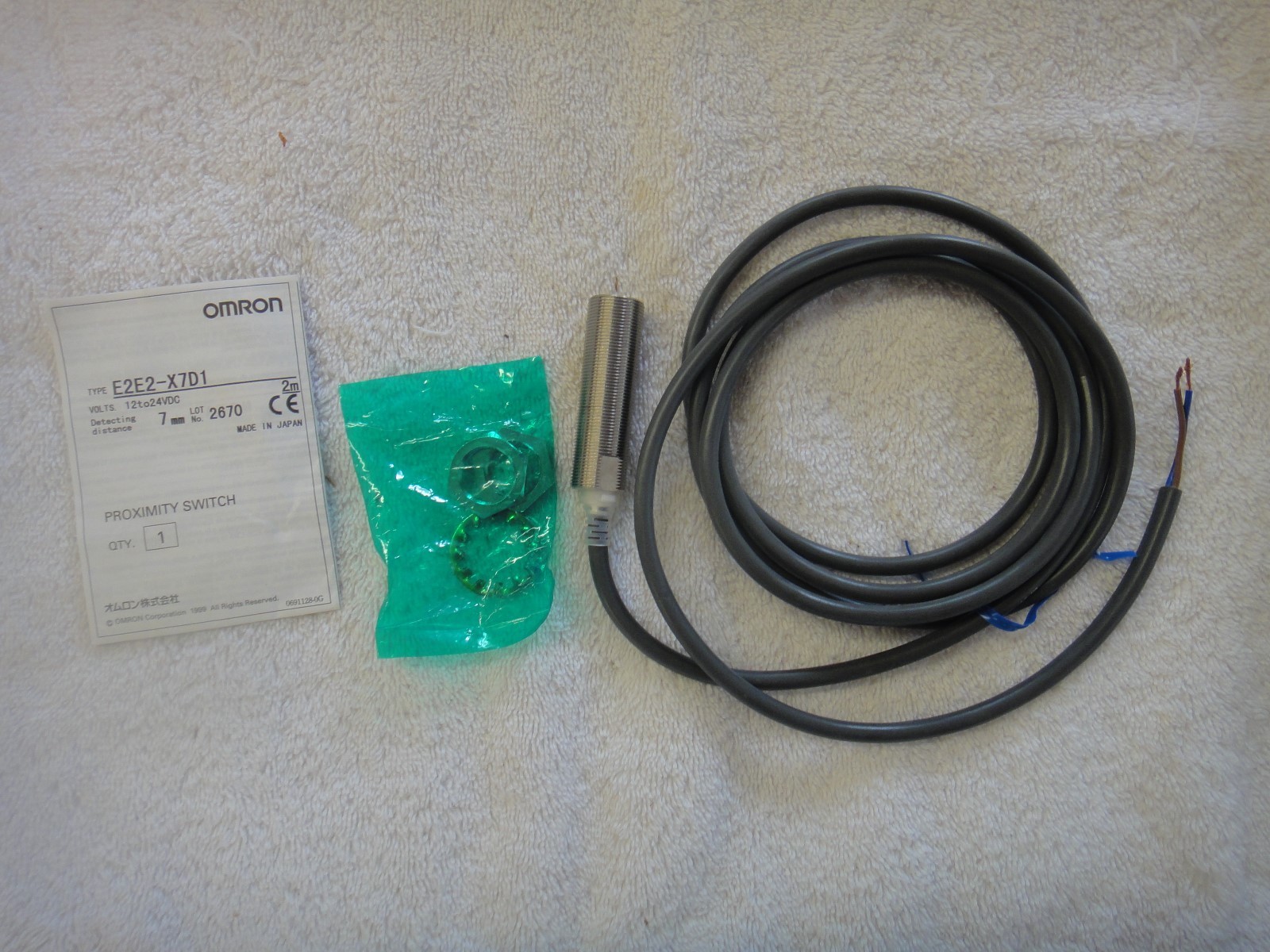 NEW Omron Proximity Switch       E2E2-X7D1