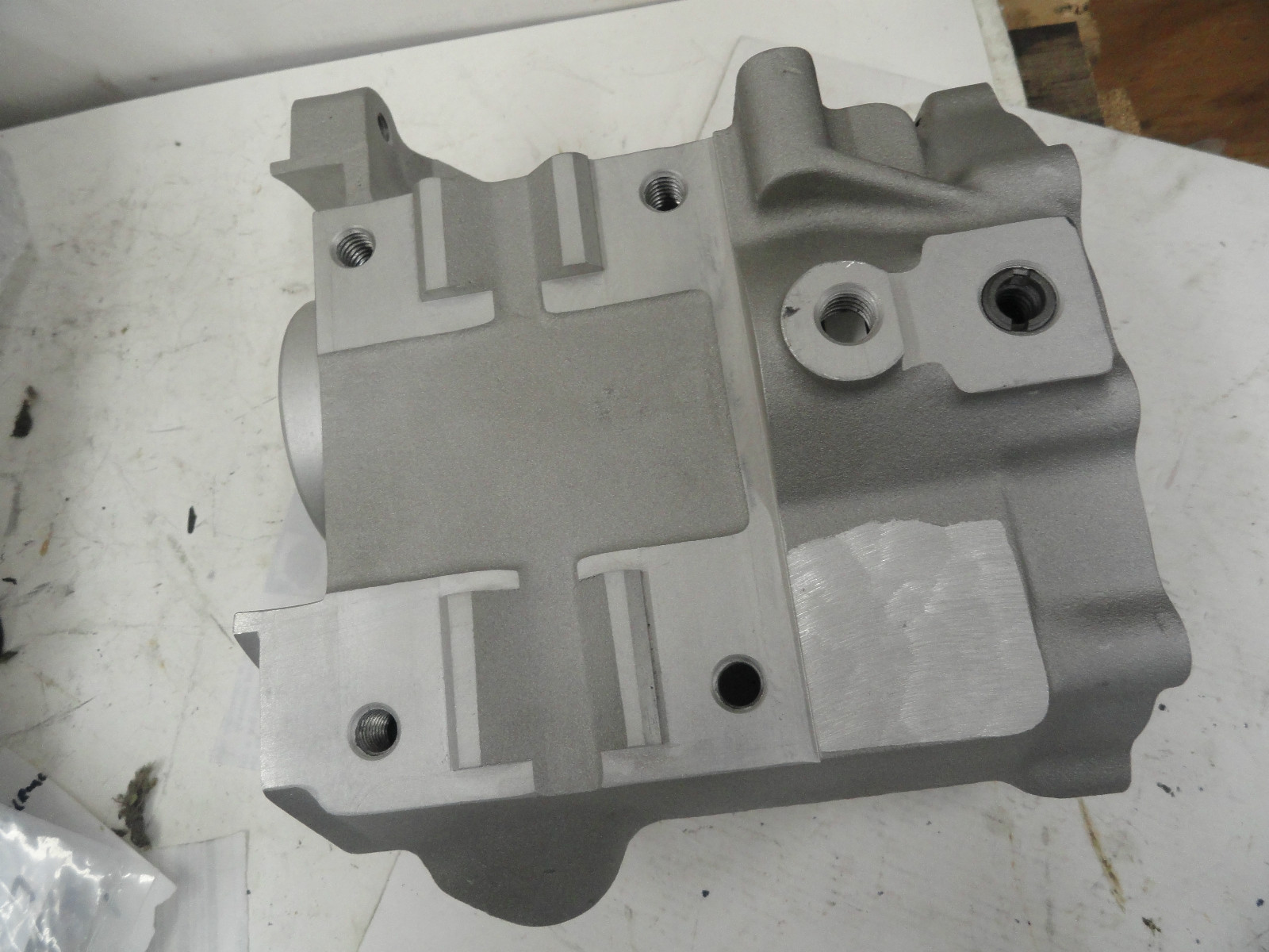 FL-FLH-FX "NEW" TRANSMISSION CASE #34702-78