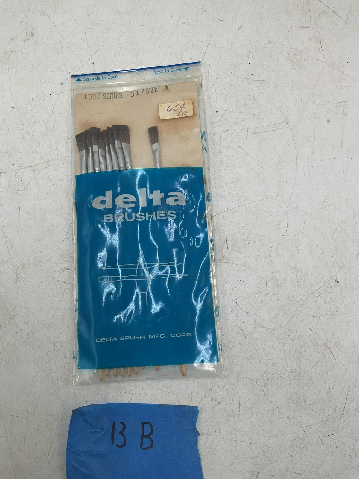 Vintage Delta Artist Paint Brushes NOS