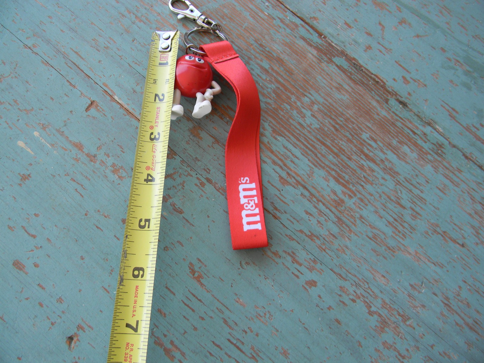 M&M'S RED KEYCHAIN W/WRISTLET STRAP