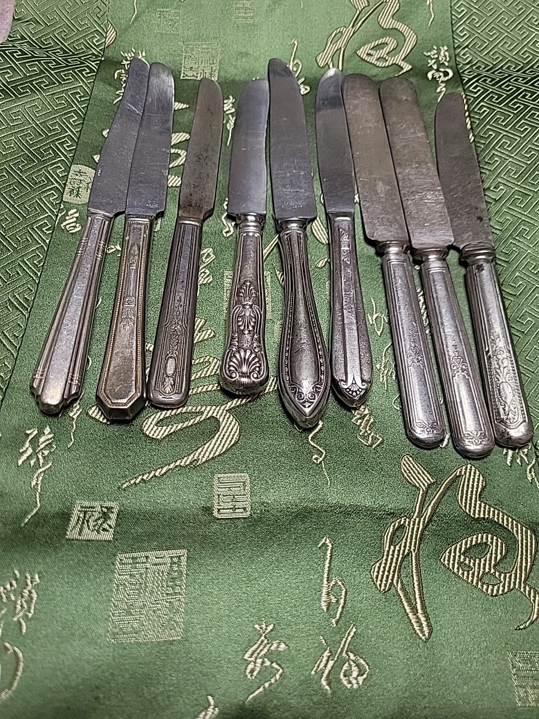 Vintage Mixed Lot Of Dinner Knives Stainless 9 Pieces Various Patterns