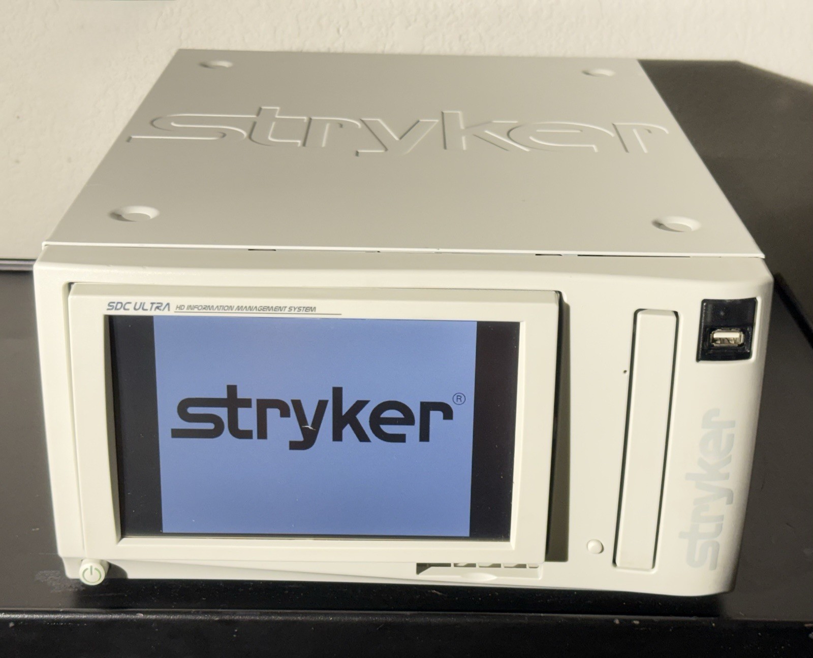 Stryker 0240050988 SDC Ultra HD Endoscopic Information Image Management Console