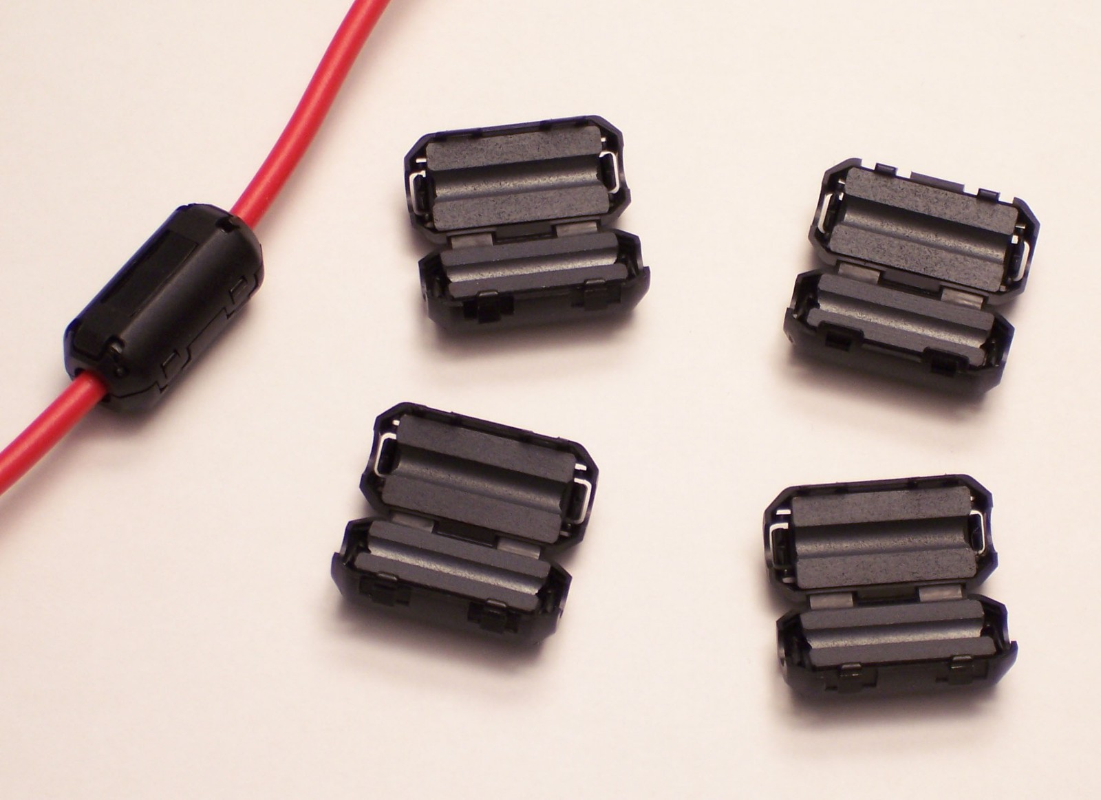 5 New 3.5mm Clip-on Ferrite Ring Core Noise Suppressor EMI RFI Clip Cable S