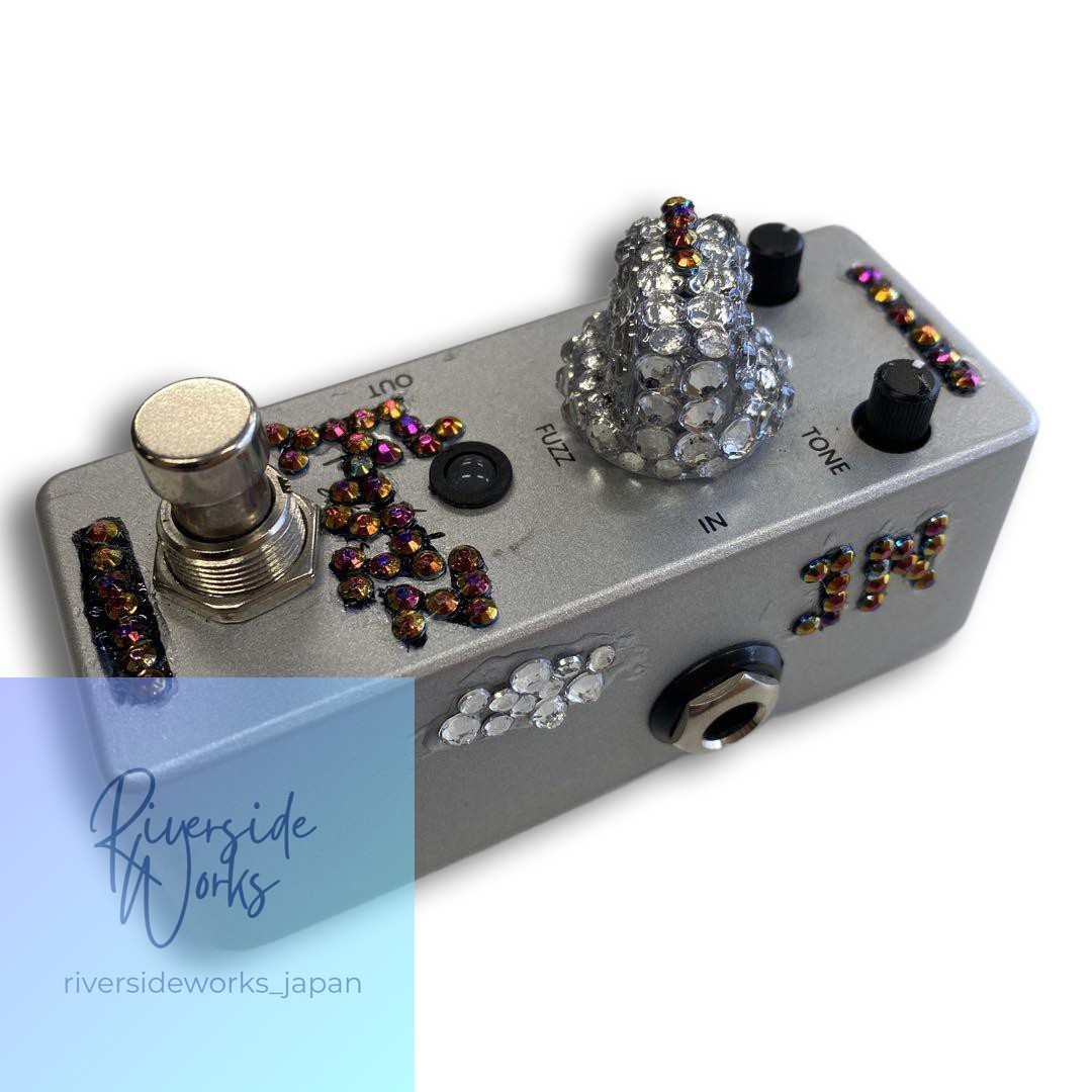 Unique Deco Fuzz Compact Effects Pedal Silver
